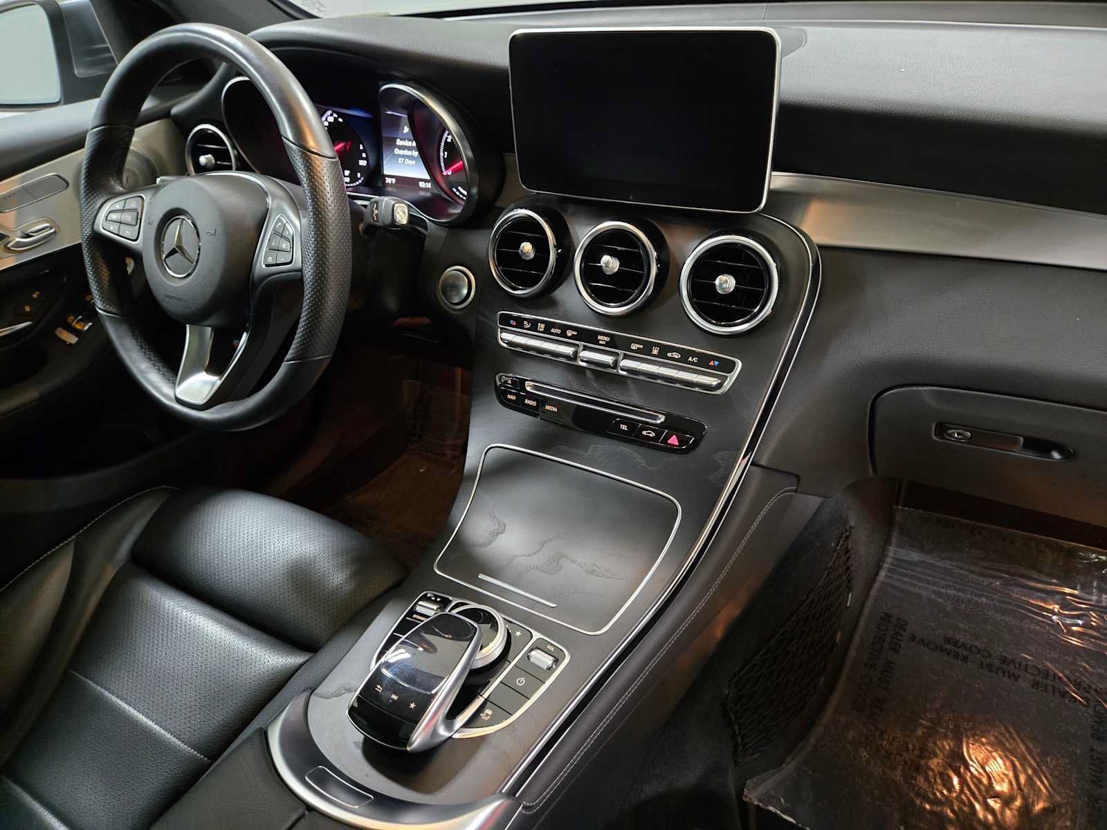 Used 2019 Mercedes-Benz GLC 350e 4MATIC image 10