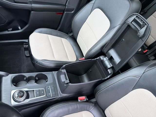 Used 2022 Ford Escape Titanium w/ Titanium Elite Package AWD/4WD image 23