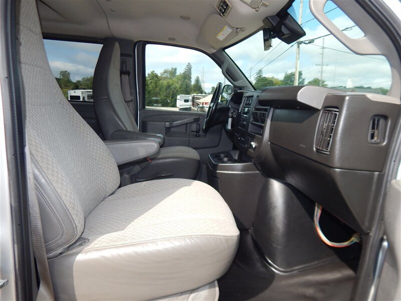 Used 2019 Chevrolet Express 3500 LT w/ LT Preferred Equipment Group RWD image 18