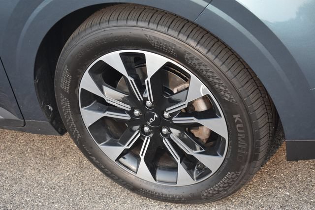 Certified 2023 Kia Carnival EX FWD image 12