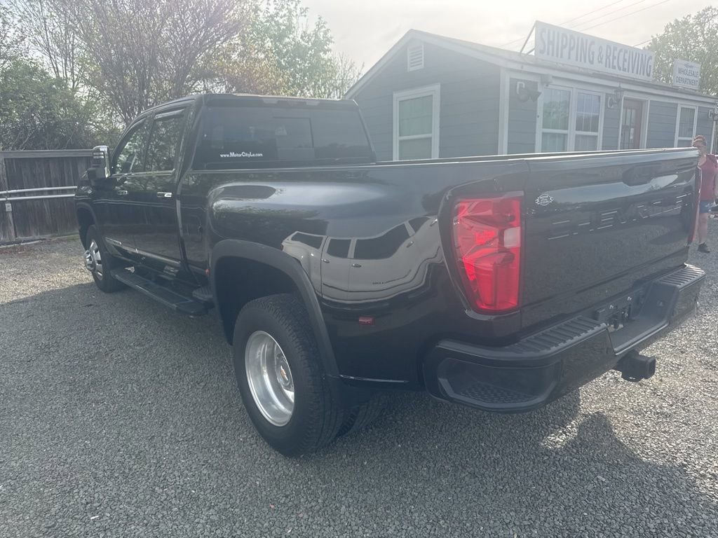 Used 2024 Chevrolet Silverado 3500 High Country w/ High Country Premium Package AWD/4WD image 5