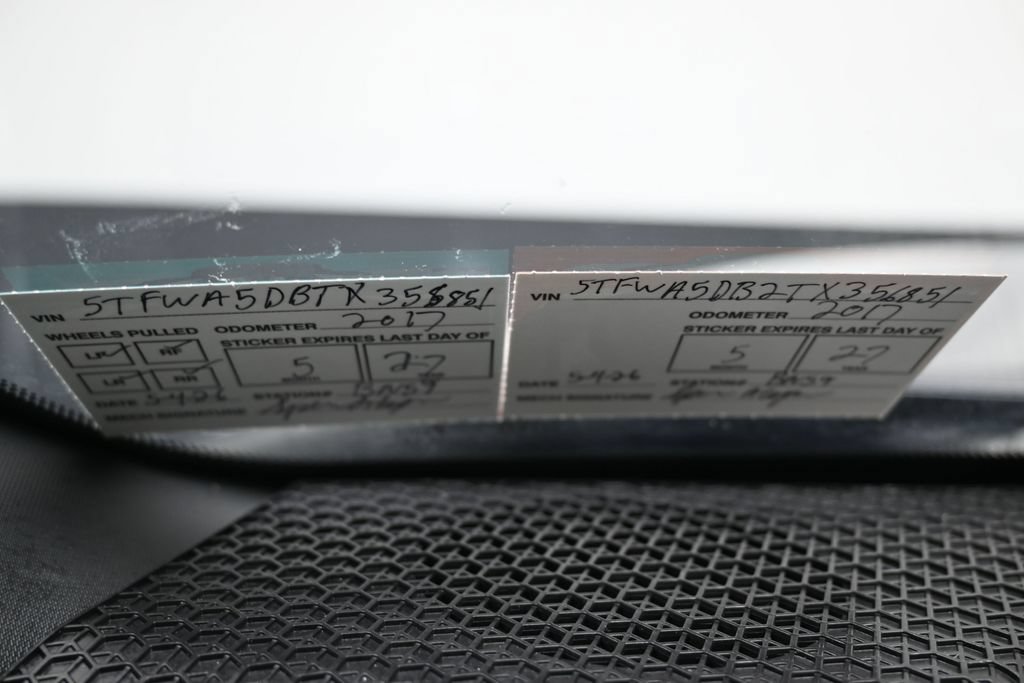 Used 2026 Toyota Tundra Limited AWD/4WD image 9