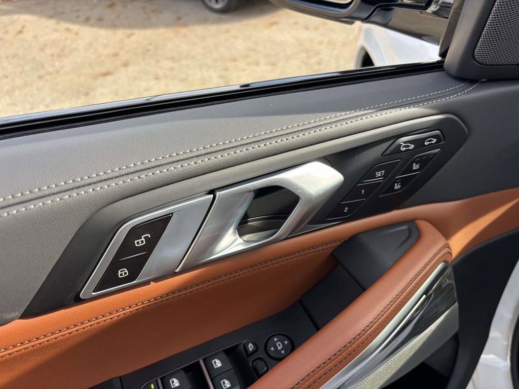 New 2026 BMW X6 M60i image 12