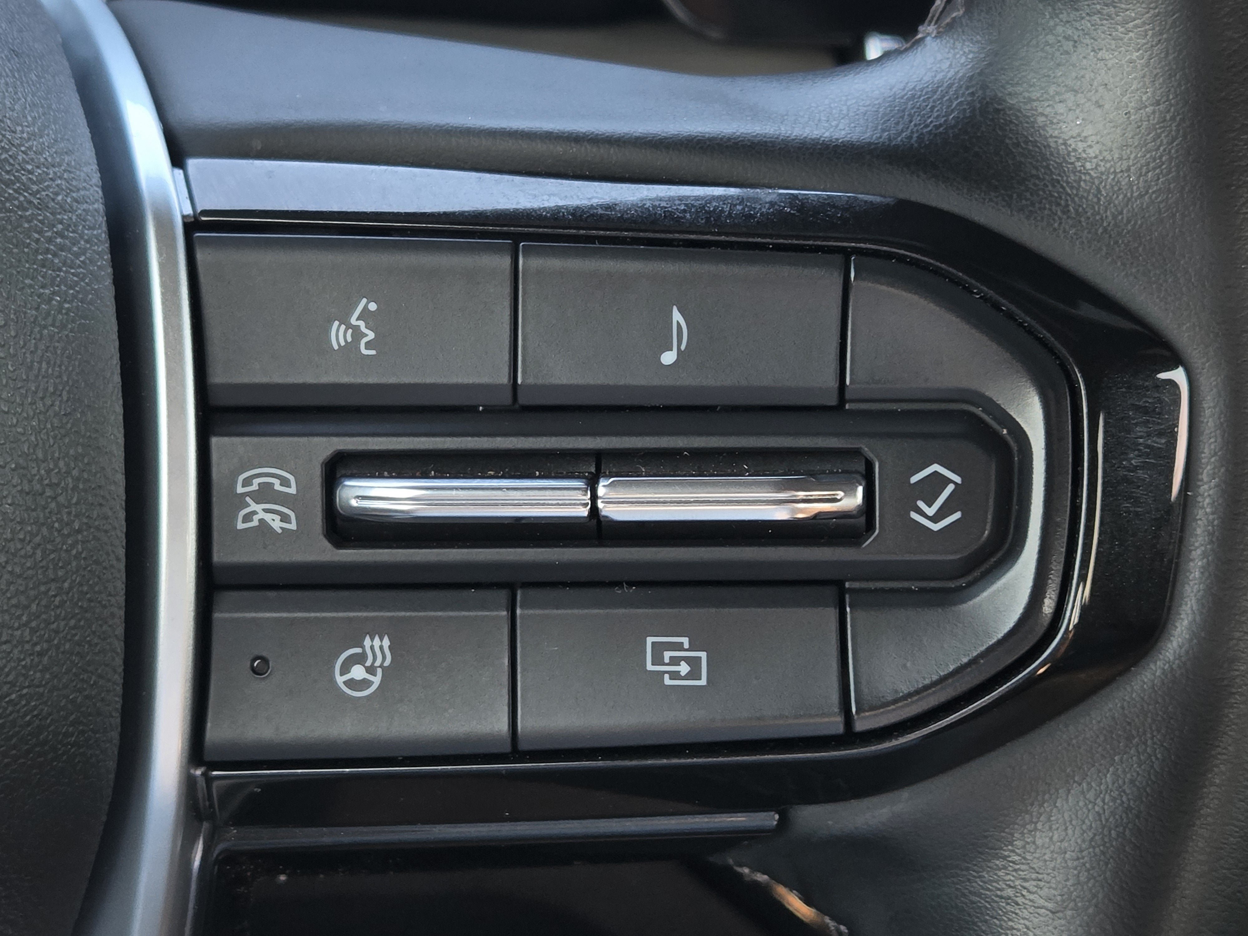 Used 2026 Chevrolet Colorado ZR2 w/ Technology Package AWD/4WD image 20