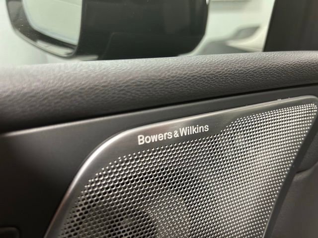 Certified 2025 Volvo XC60 T8 Ultra image 9