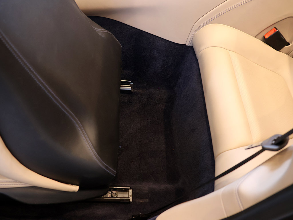 Certified 2019 Ferrari Portofino RWD image 73