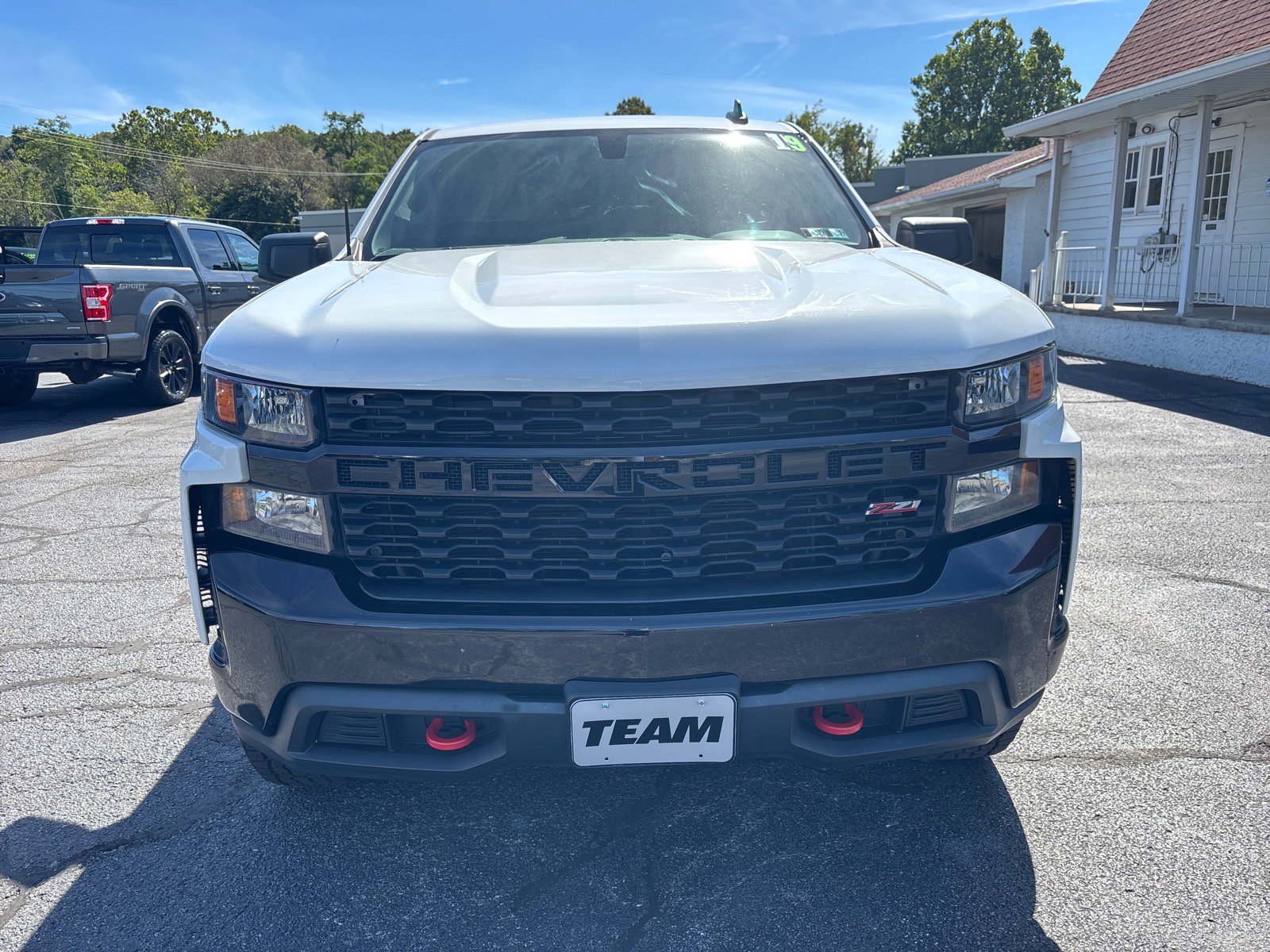 Used 2019 Chevrolet Silverado 1500 Custom Trail Boss w/ Custom Convenience Package AWD/4WD image 2
