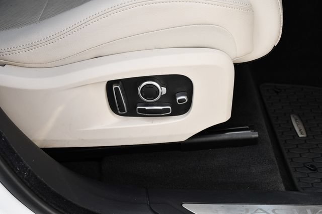 Used 2022 Jaguar F-PACE S AWD/4WD image 31