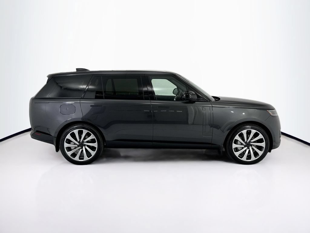 New 2026 Land Rover Range Rover Long Wheelbase SE AWD/4WD image 4