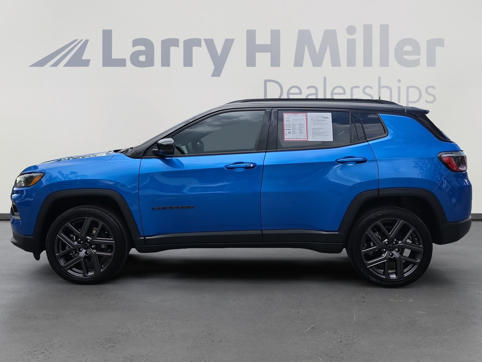 Used 2026 Jeep Compass Limited AWD/4WD image 2