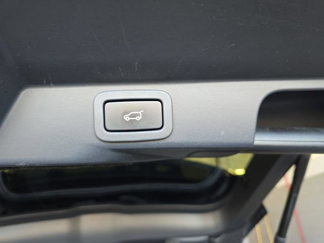 Certified 2022 Land Rover Range Rover Sport SVR AWD/4WD image 16
