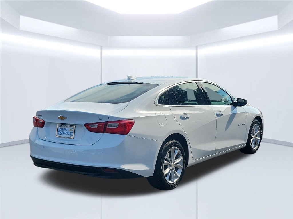 Used 2025 Chevrolet Malibu LT FWD image 5