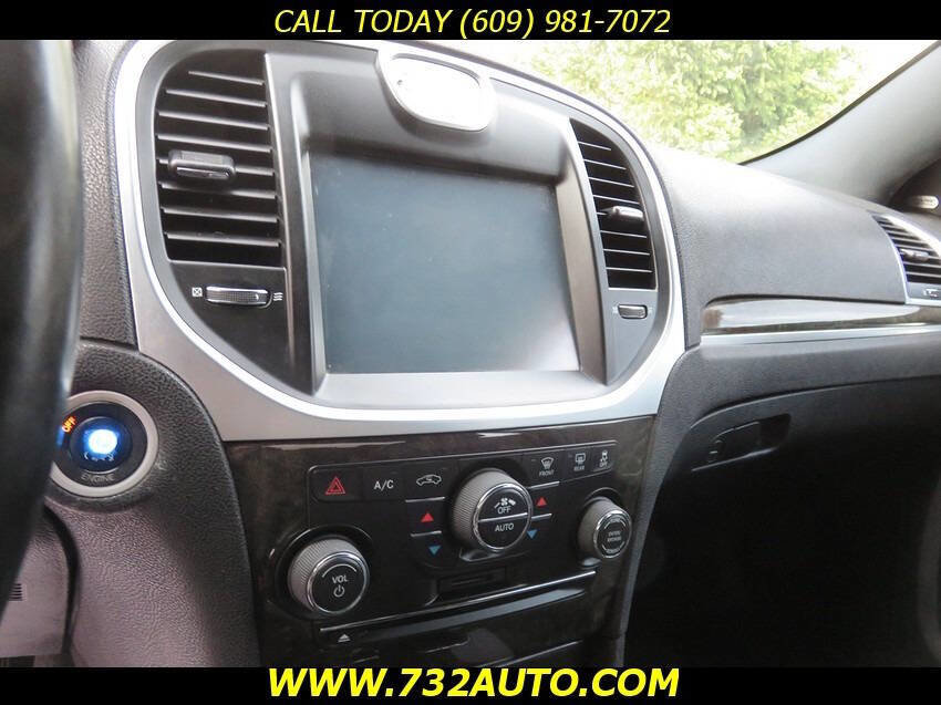 Used 2012 Chrysler 300 C RWD image 11