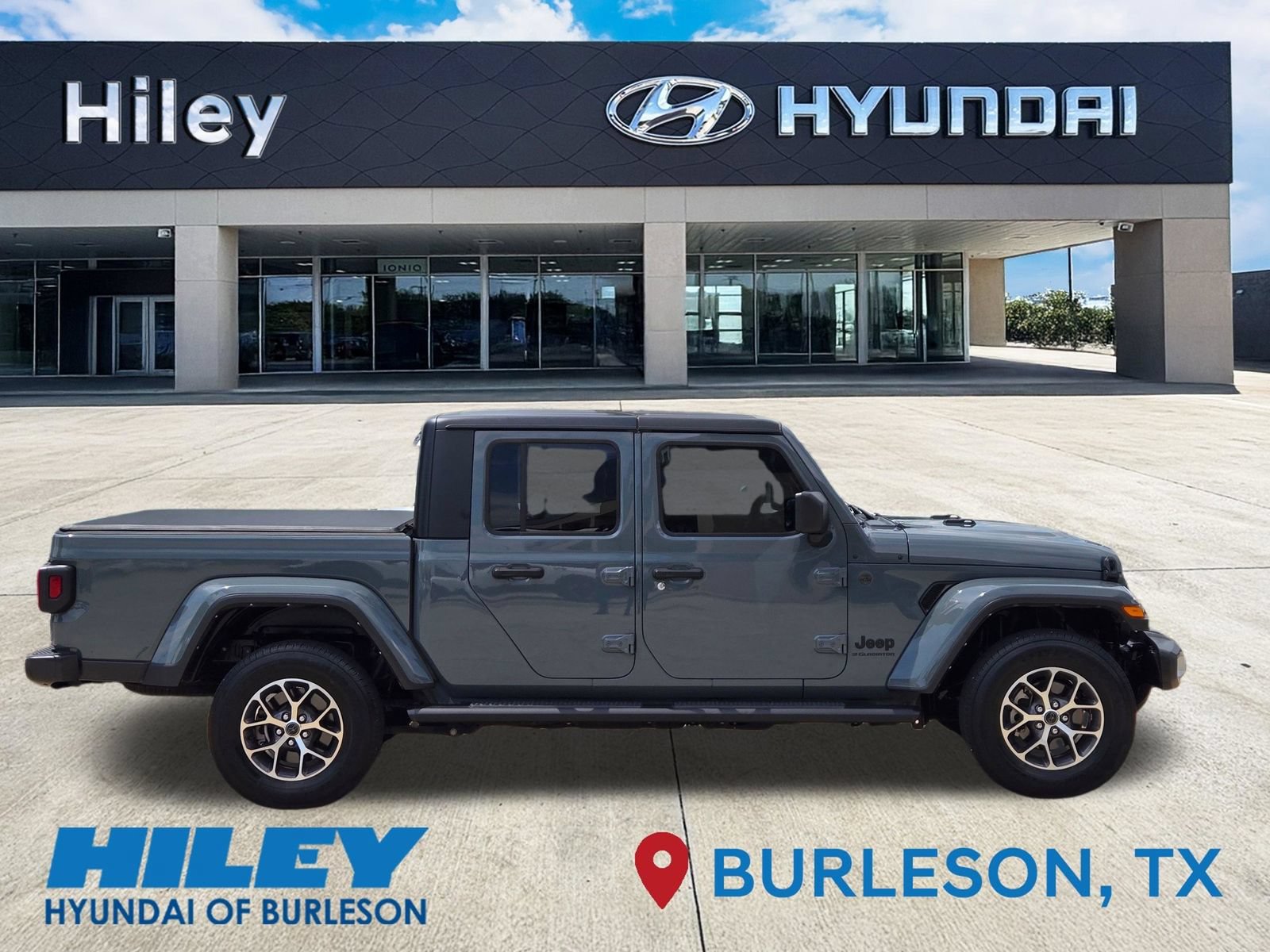 Used 2024 Jeep Gladiator Sport AWD/4WD image 3