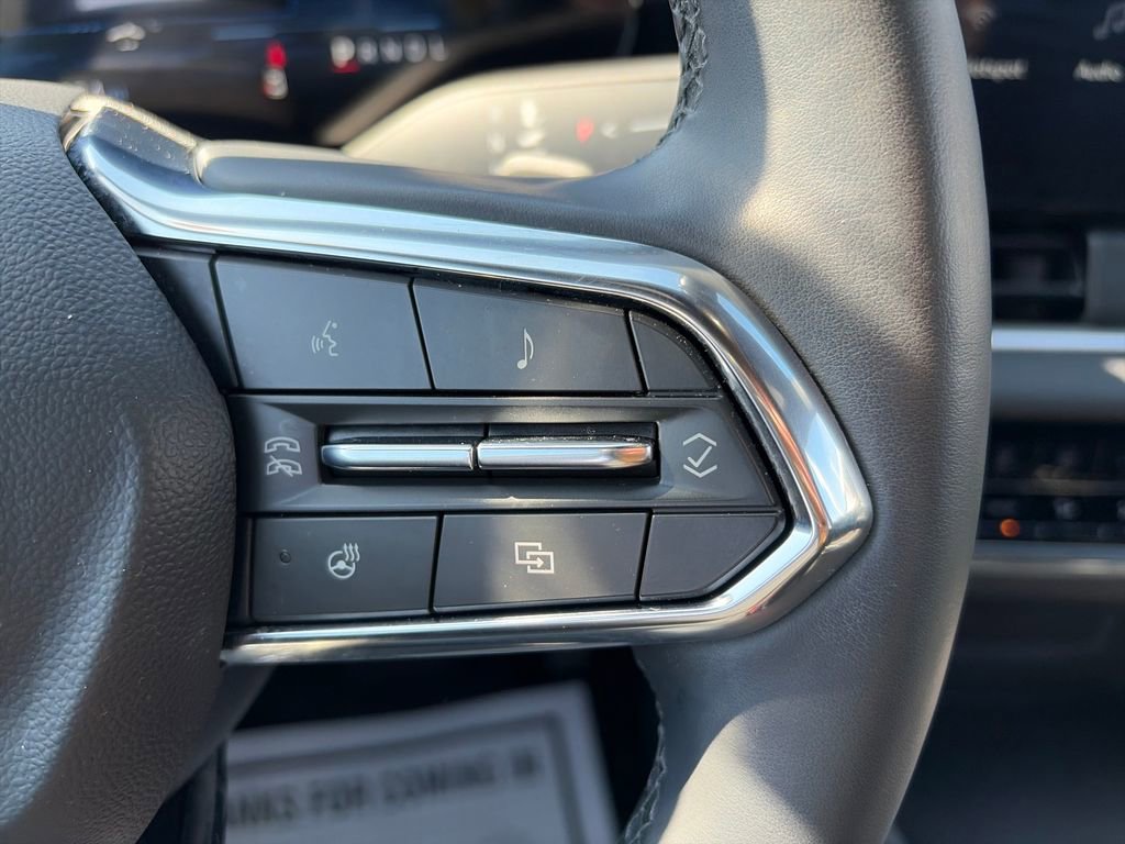Used 2025 Chevrolet Equinox LT w/ Midnight Edition FWD image 12