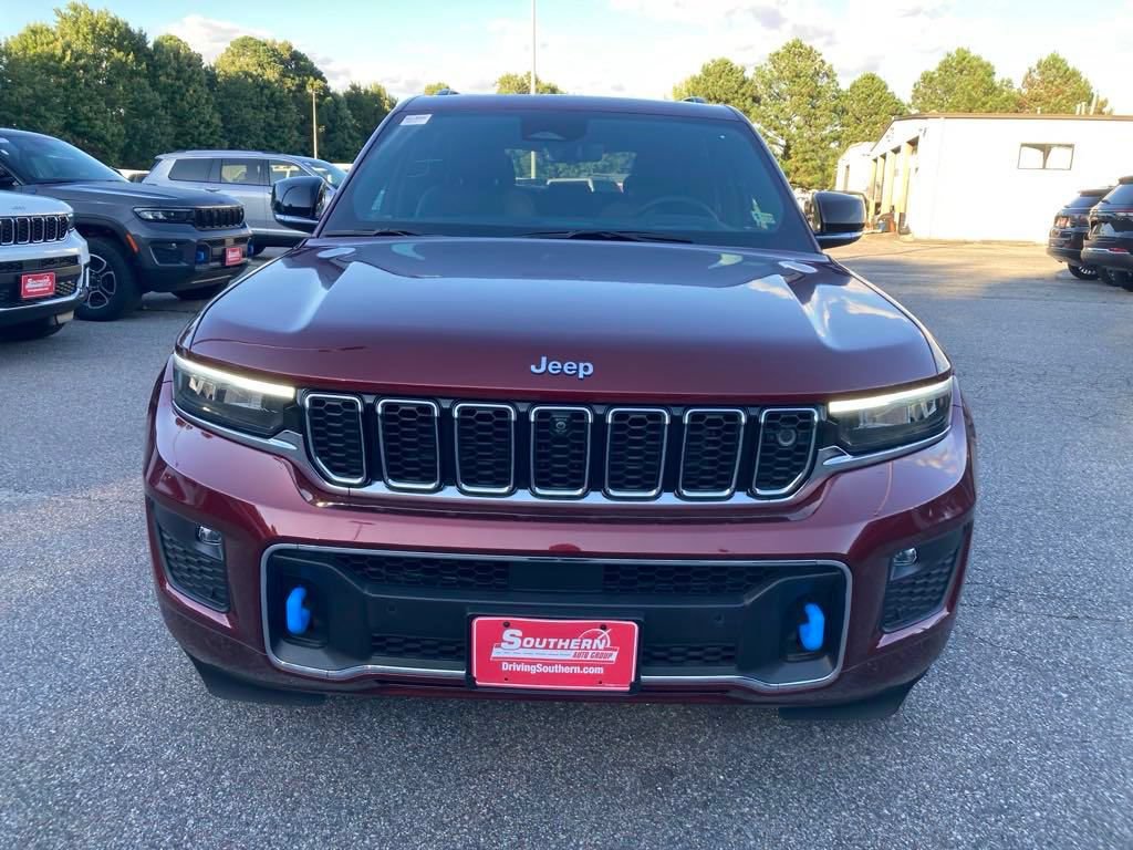 New 2024 Jeep Grand Cherokee Overland w/ Advanced Protech Group III AWD/4WD image 9