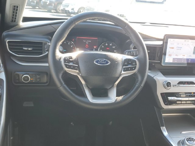Used 2024 Ford Explorer XLT w/ Equipment Group 202A AWD/4WD image 13