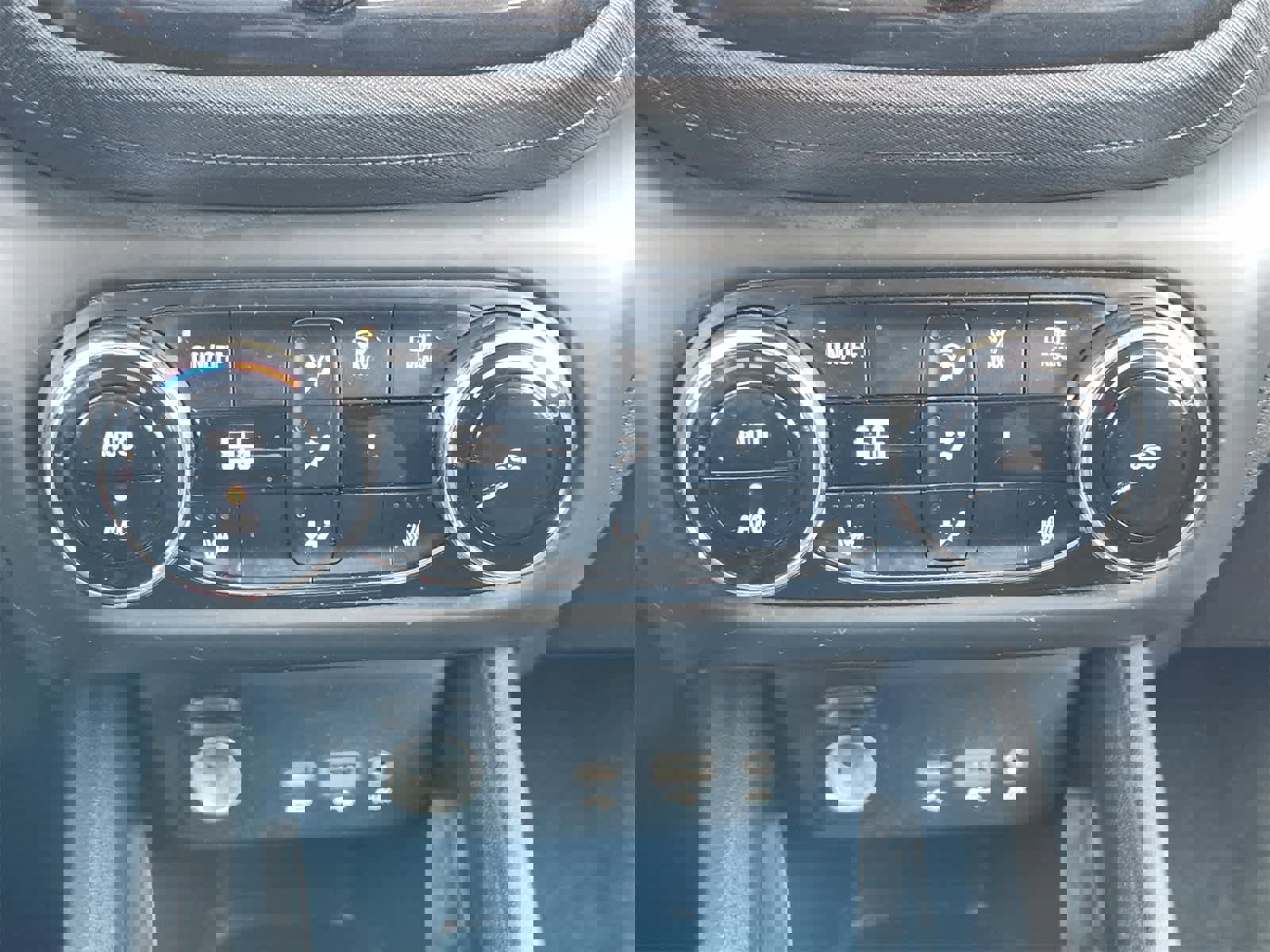 Used 2023 Chevrolet TrailBlazer LT w/ Convenience Package image 19