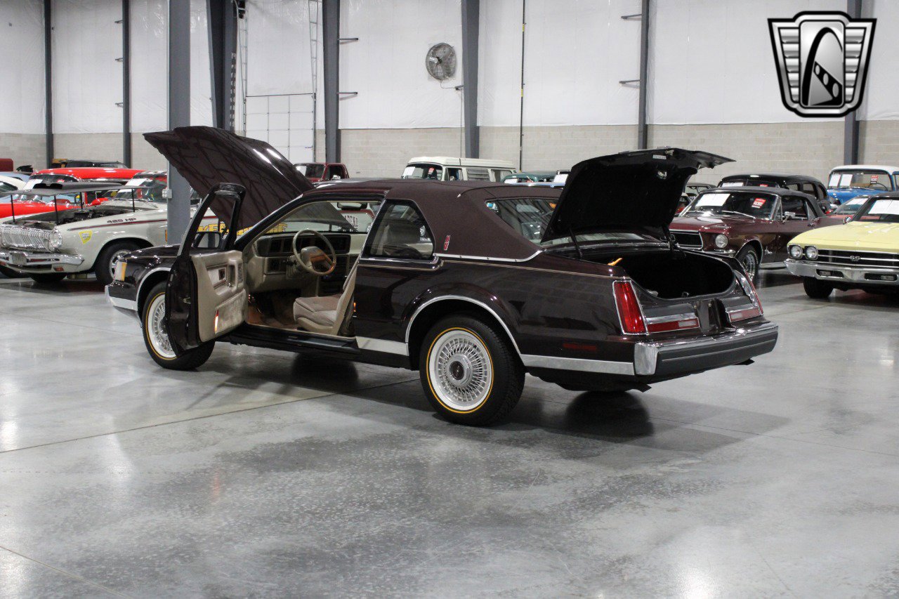 Used 1988 Lincoln Mark VII Blass image 17