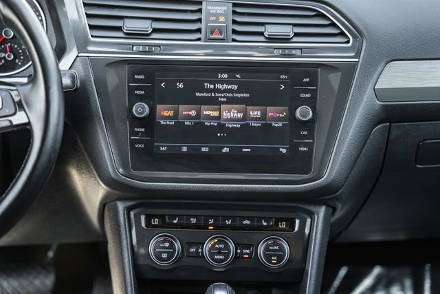 Used 2018 Volkswagen Tiguan SE image 19