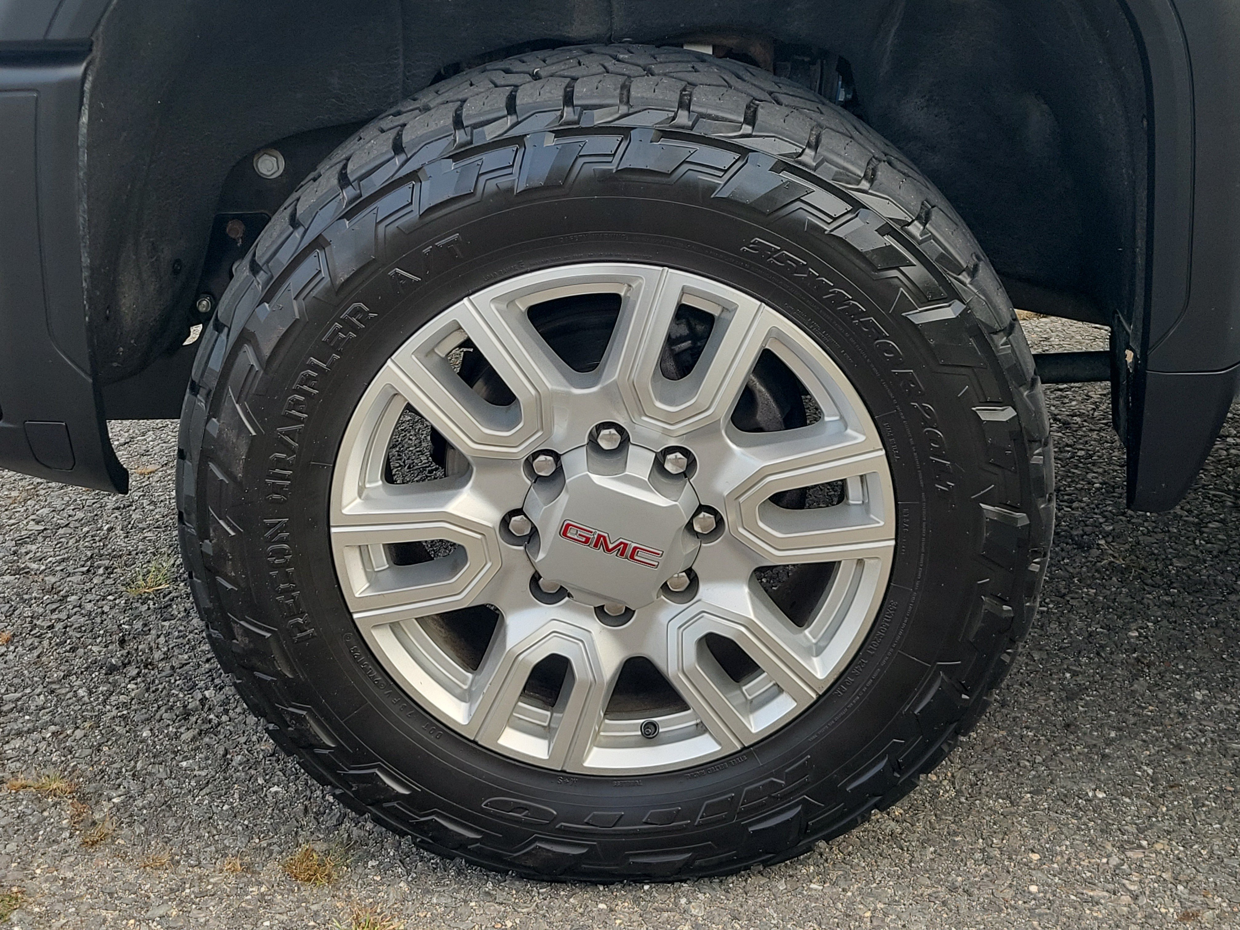 Used 2024 GMC Sierra 2500 SLT w/ SLT Premium Package AWD/4WD image 12