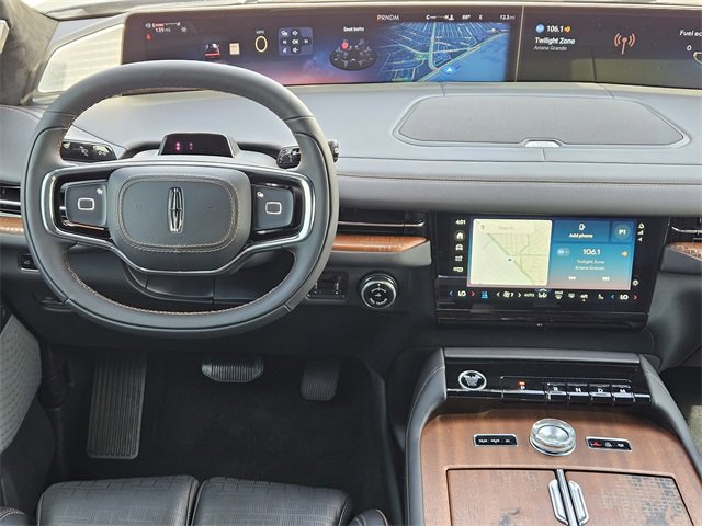 New 2025 Lincoln Navigator Black Label image 24