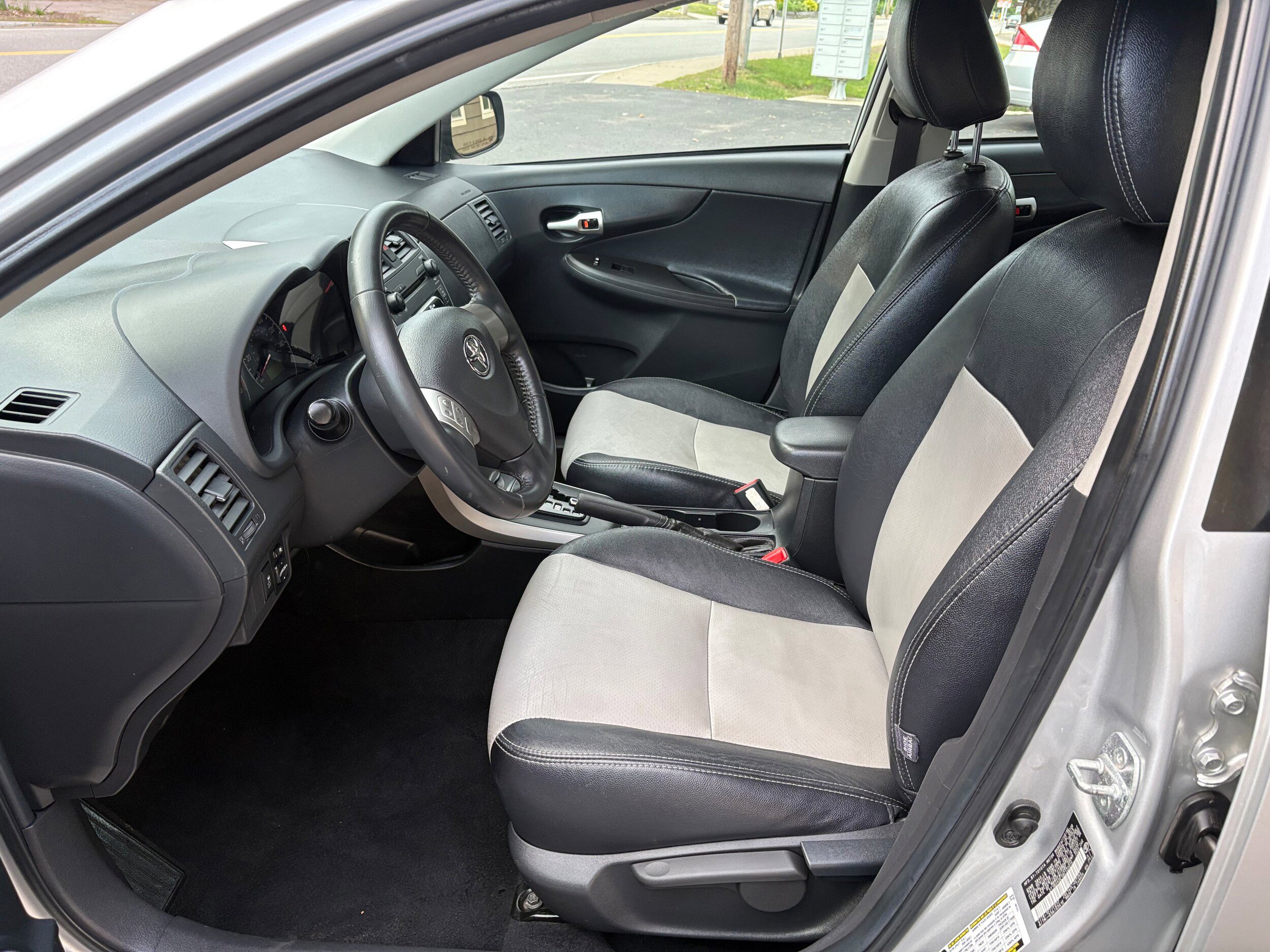 Used 2009 Toyota Corolla S FWD image 10