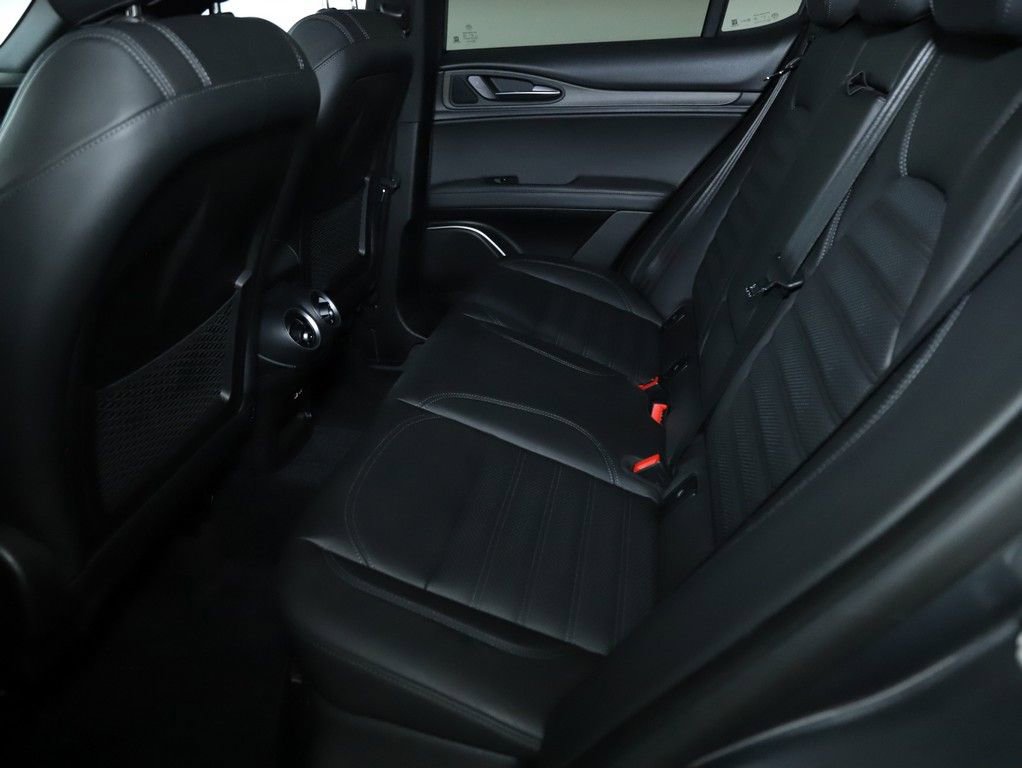 Used 2018 Alfa Romeo Stelvio Ti Sport image 14