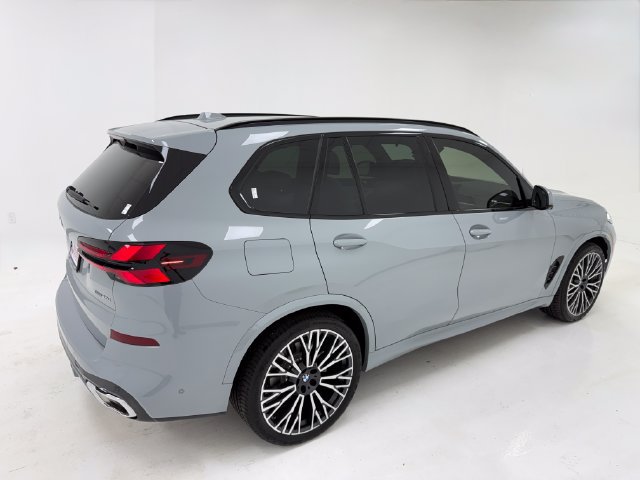 Used 2026 BMW X5 xDrive40i w/ M Sport Package AWD/4WD image 41