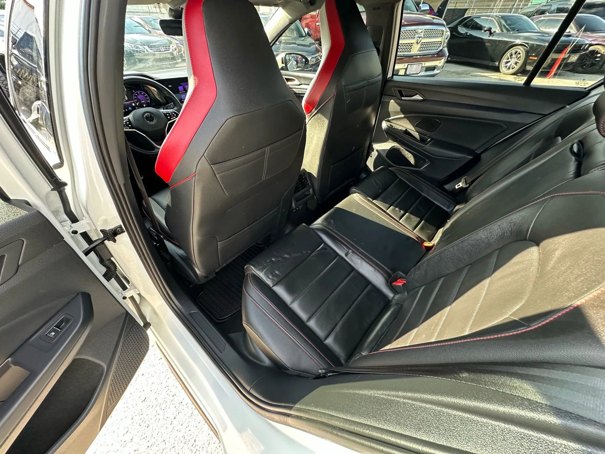 Used 2022 Volkswagen GTI SE image 10