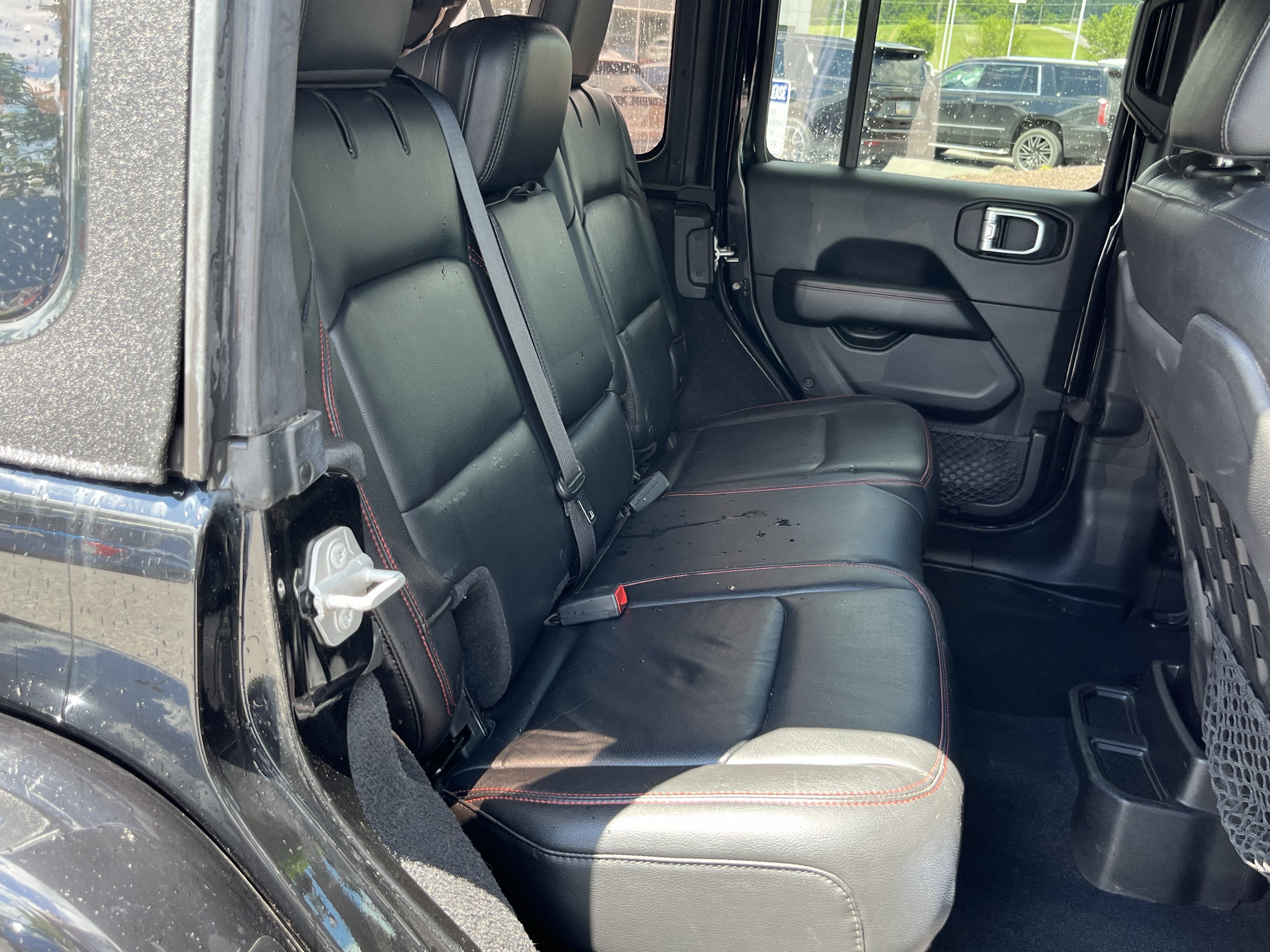 Used 2018 Jeep Wrangler Unlimited Rubicon AWD/4WD image 4