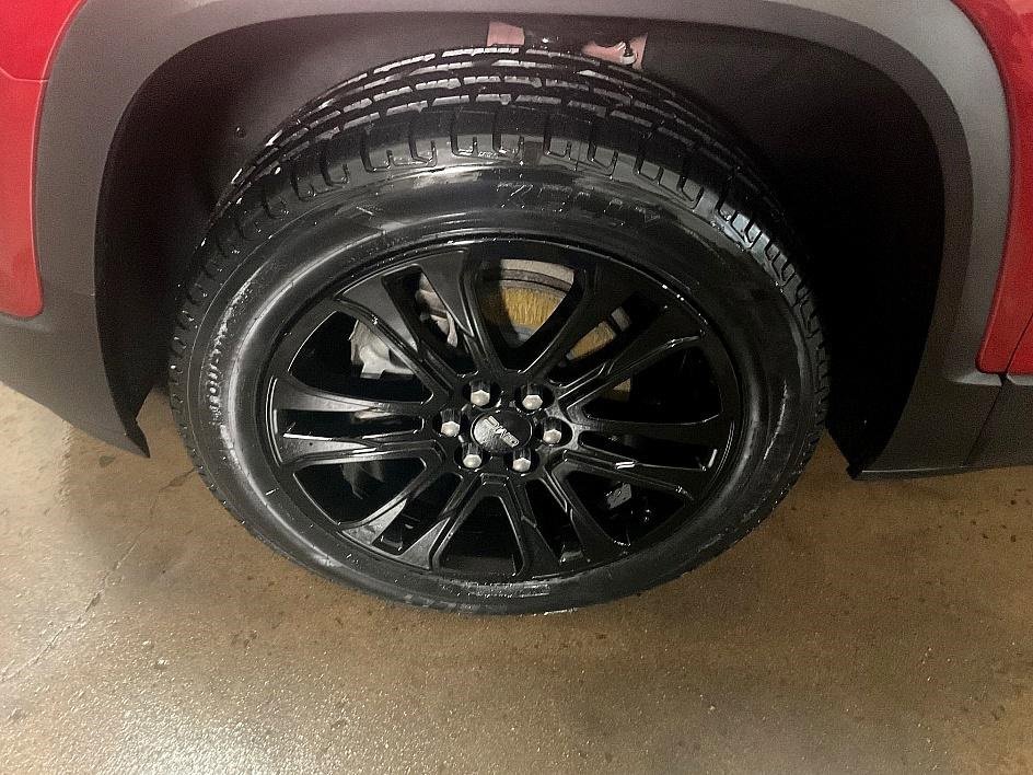 Used 2023 GMC Acadia SLE w/ Elevation Edition image 14