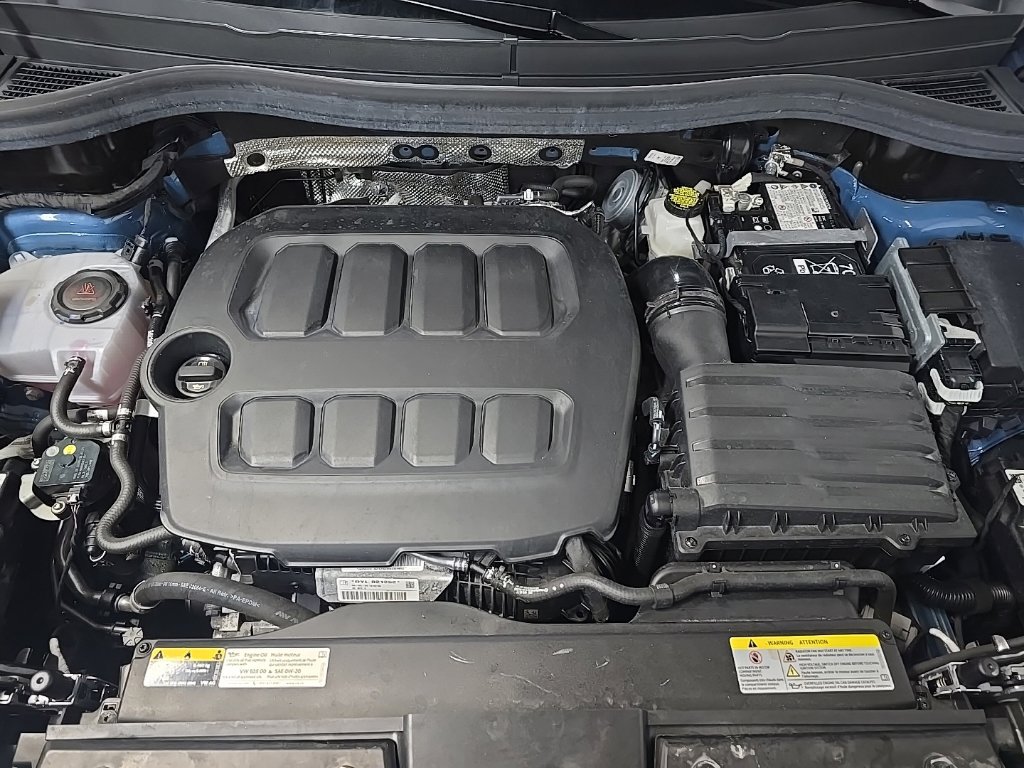 Used 2025 Volkswagen Tiguan SE R-Line AWD/4WD image 15