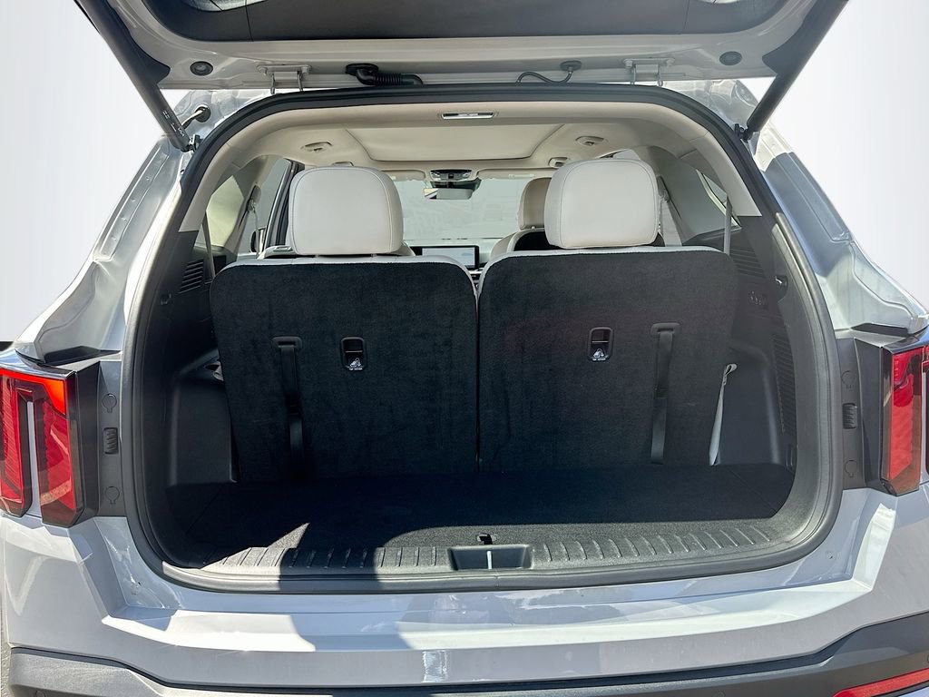 Certified 2025 Kia Sorento SX FWD image 25