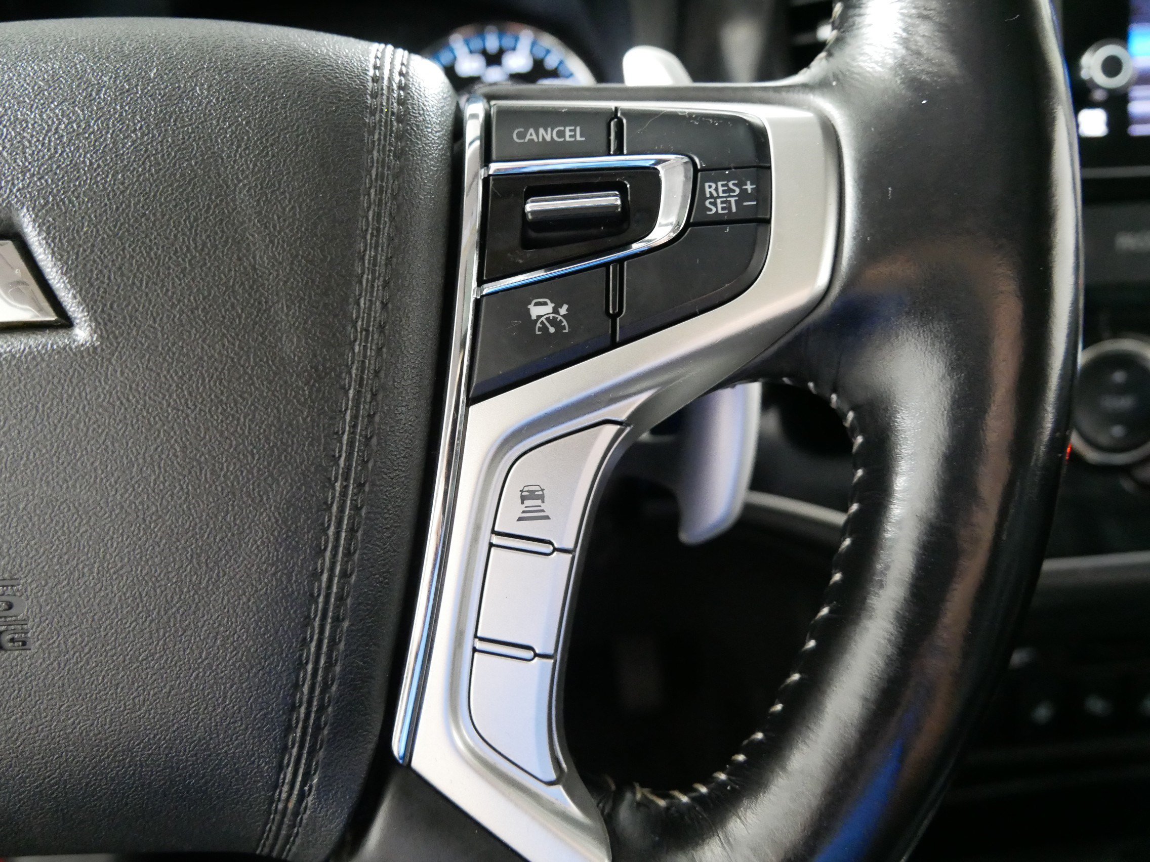 Used 2018 Mitsubishi Outlander GT AWD/4WD image 28