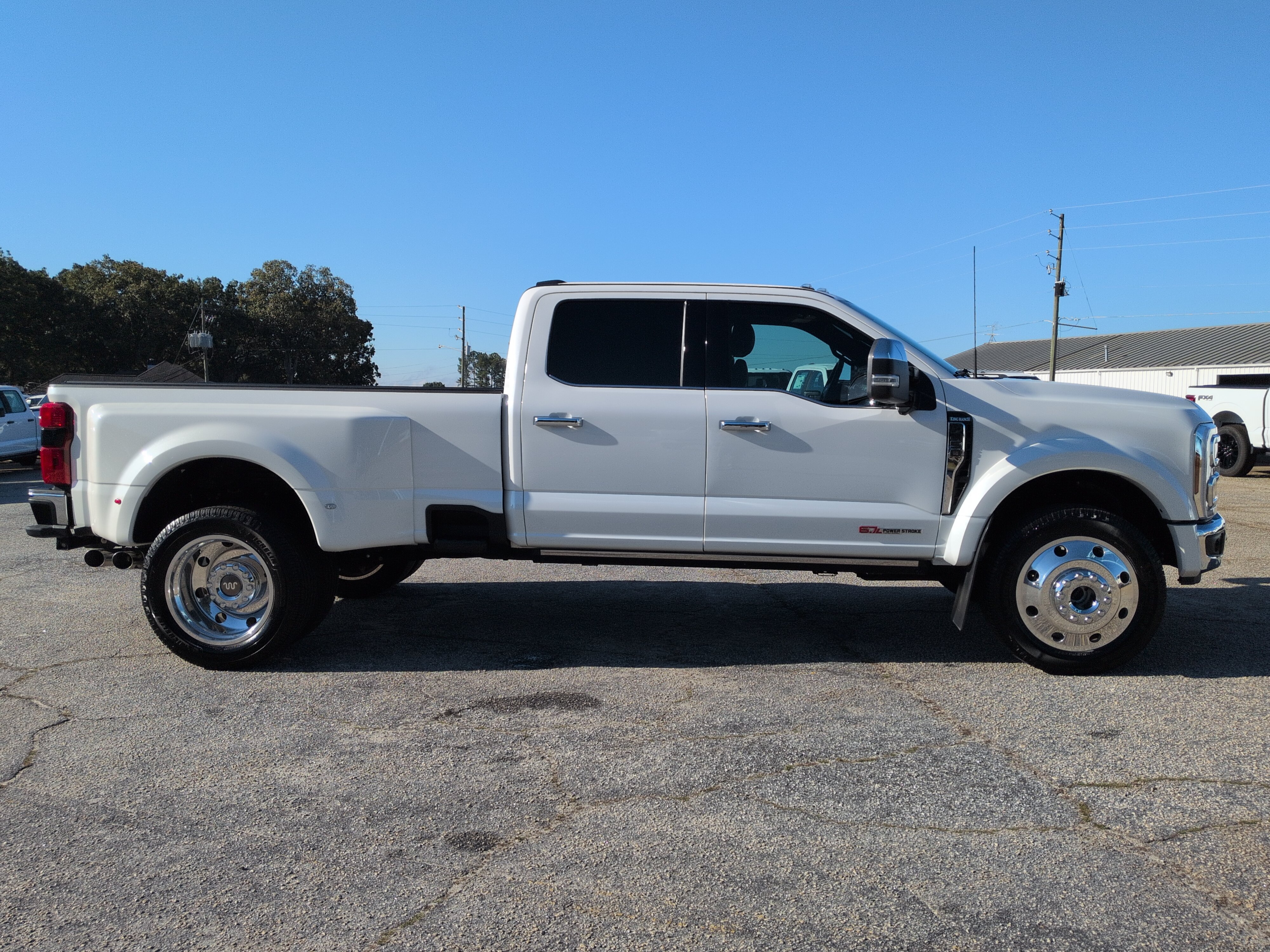 Used 2025 Ford F450 4x4 Crew Cab Super Duty image 1