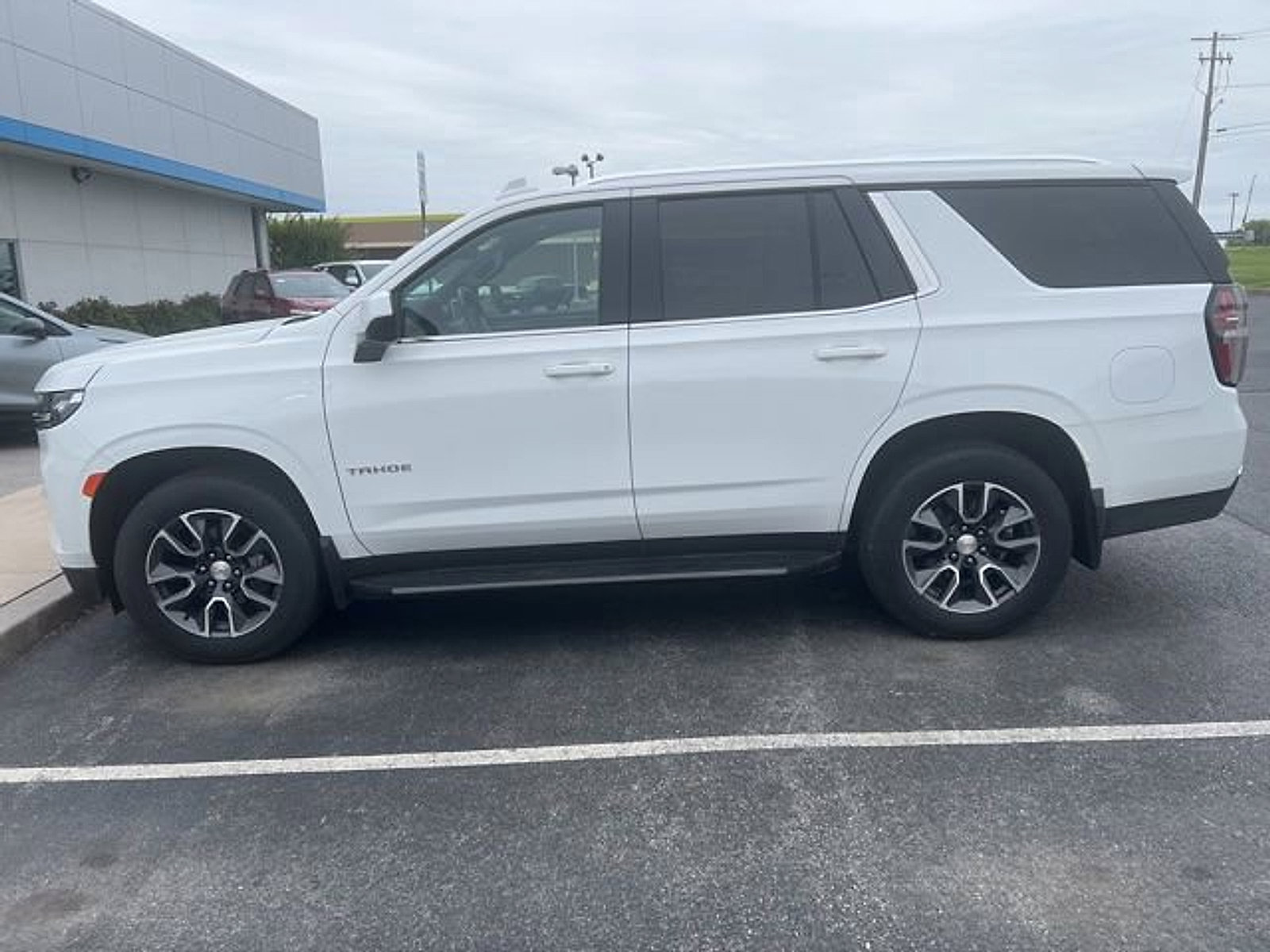 Used 2021 Chevrolet Tahoe LS AWD/4WD image 3