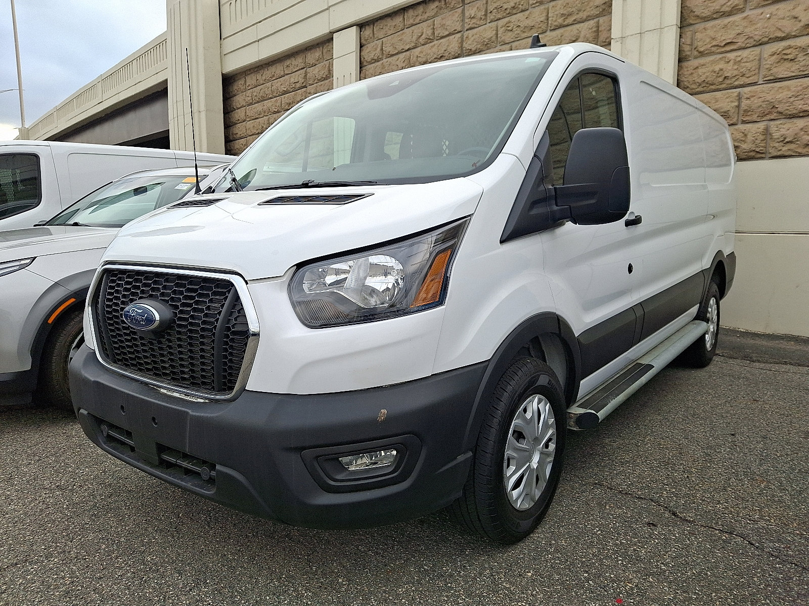 Certified 2024 Ford Transit 250 Low Roof w/ Exterior Upgrade Package RWD image 3