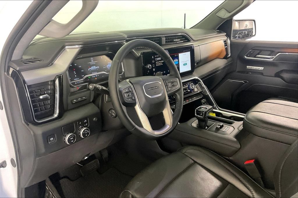 Used 2024 GMC Sierra 1500 Denali w/ Technology Package RWD image 16