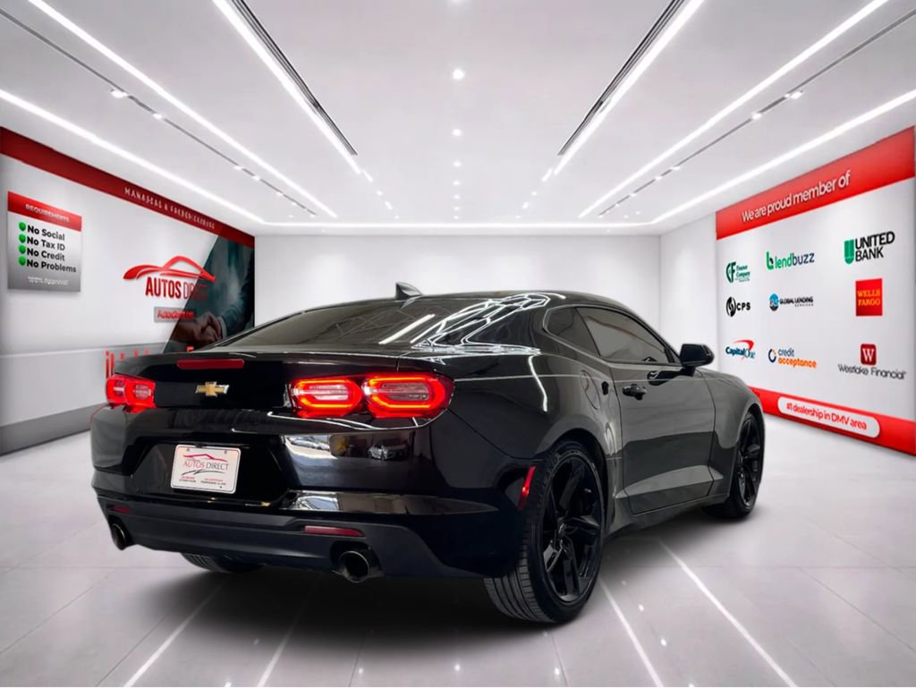 Used 2022 Chevrolet Camaro LT RWD image 8