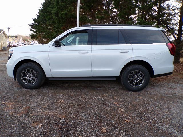 New 2025 Ford Expedition Active AWD/4WD image 2