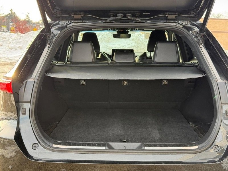 Used 2021 Toyota Venza XLE image 9