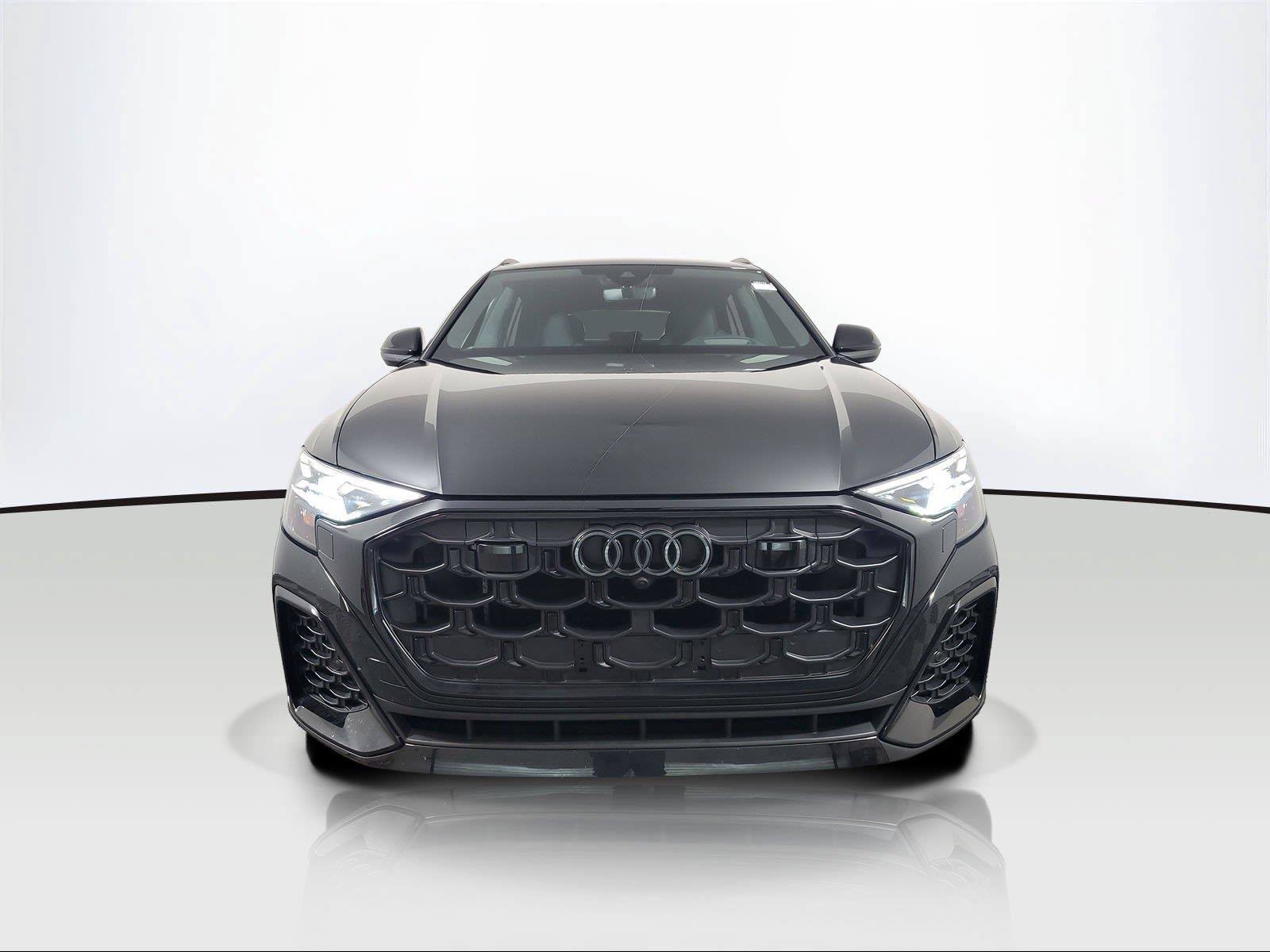 Used 2026 Audi SQ8 Prestige AWD/4WD image 2