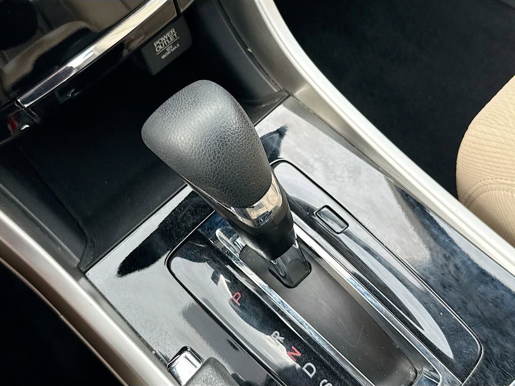 Used 2017 Honda Accord EX image 18