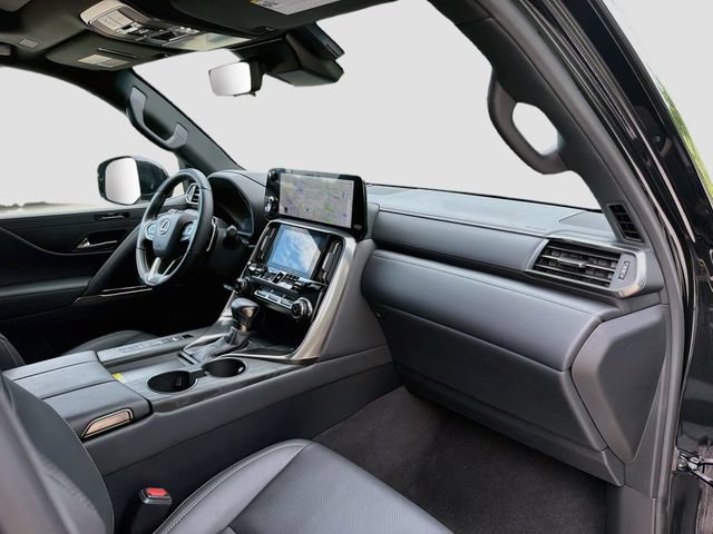 Used 2025 Lexus LX 600 4WD w/ Accessory Package (2T) image 15