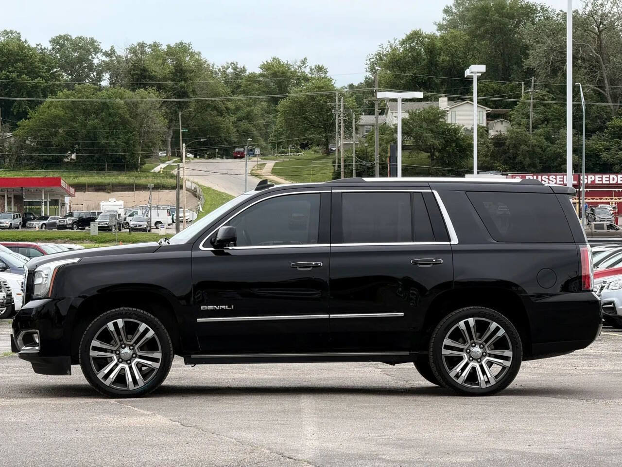 Used 2018 GMC Yukon Denali w/ Denali Ultimate Package AWD/4WD image 4