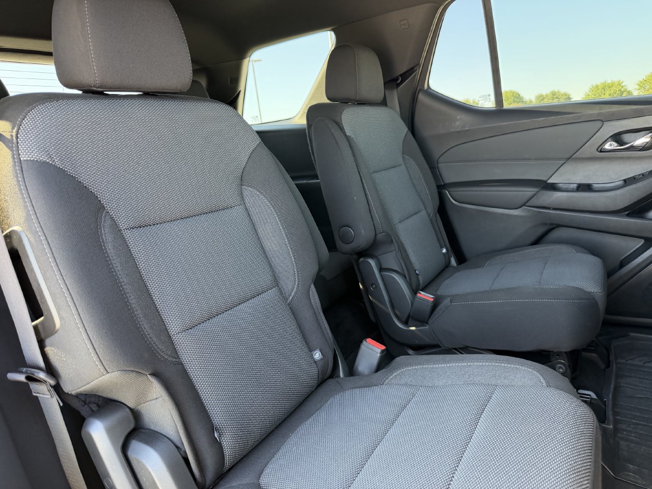 Used 2023 Chevrolet Traverse LT FWD image 27