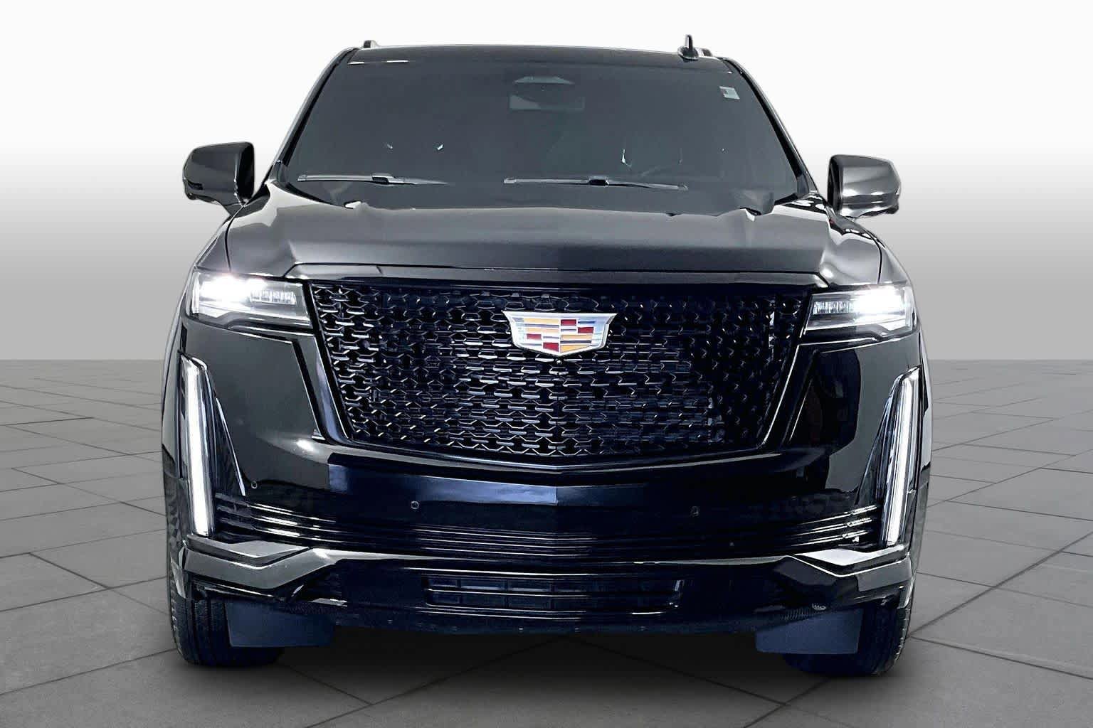 Used 2024 Cadillac Escalade Luxury RWD image 4