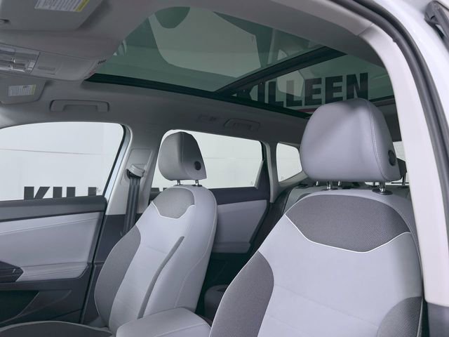 Used 2024 Volkswagen Taos SE image 21