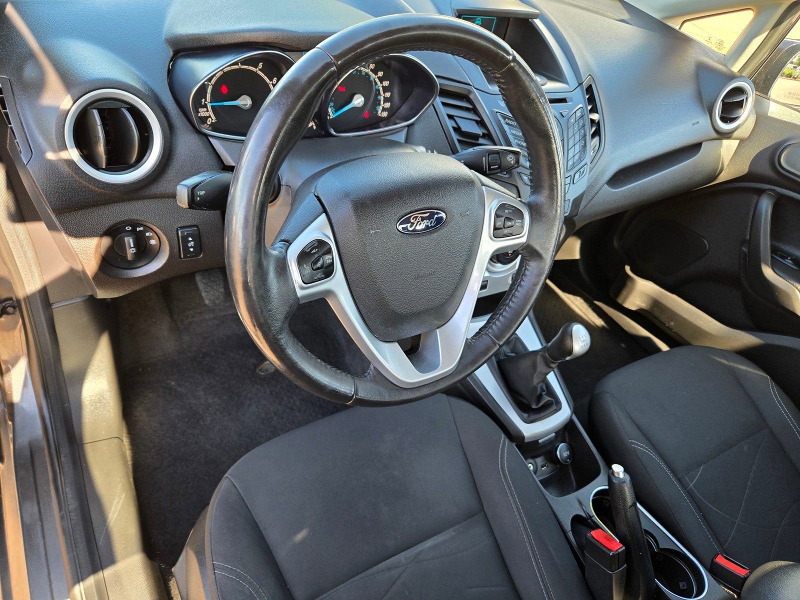 Used 2015 Ford Fiesta SE FWD image 18